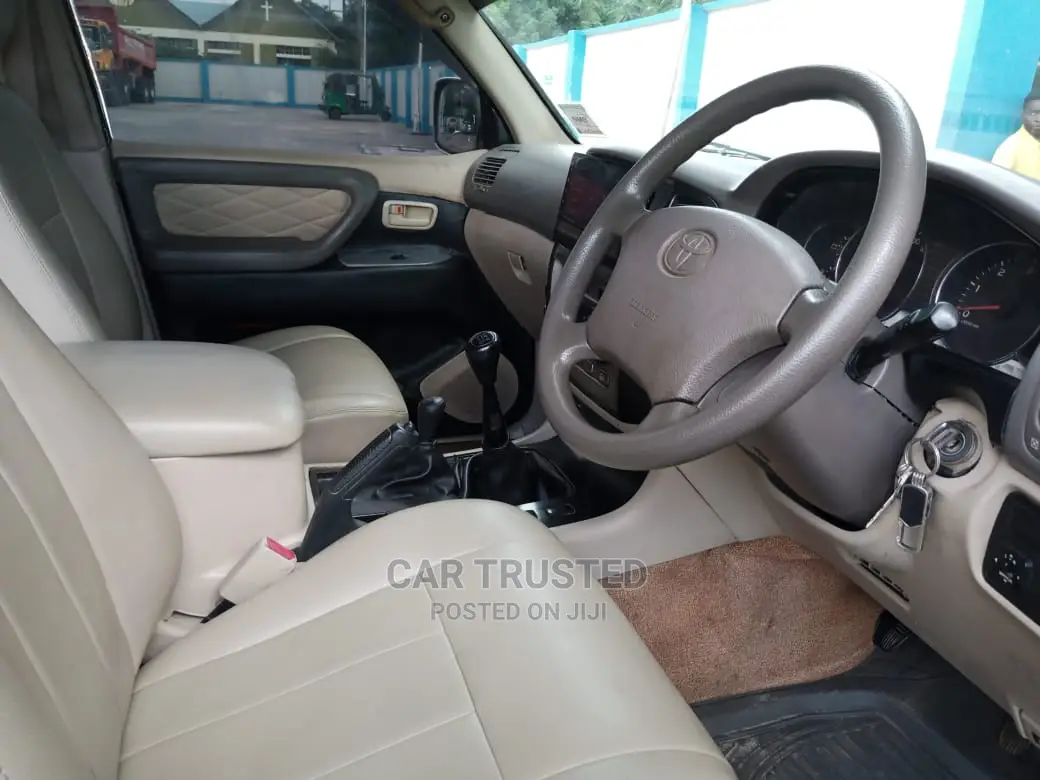 Toyota Land Cruiser 100 4.2 TD Executive 2005 Silver