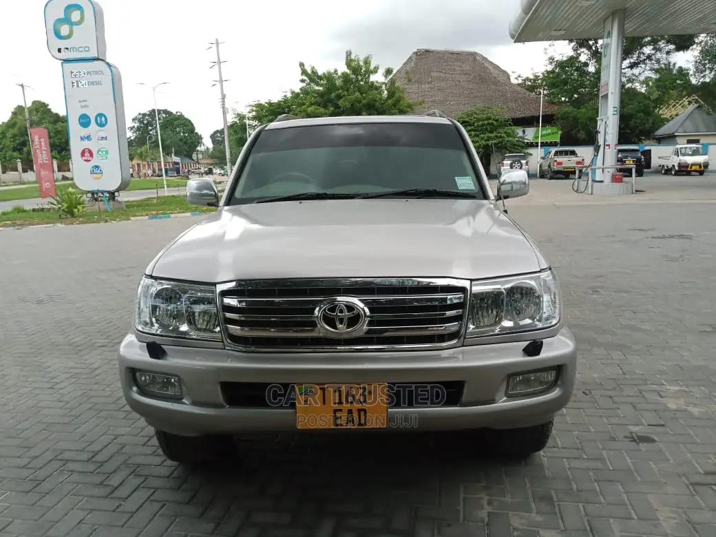 Toyota Land Cruiser 100 4.2 TD Executive 2005 Silver