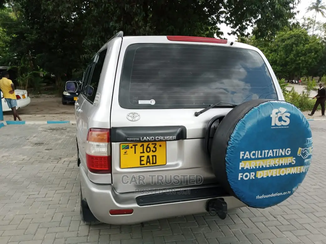 Toyota Land Cruiser 100 4.2 TD Executive 2005 Silver