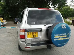 Toyota Land Cruiser 100 4.2 TD Executive 2005 Silver