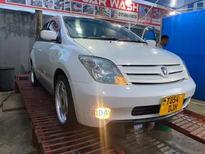 Toyota IST 2005 White