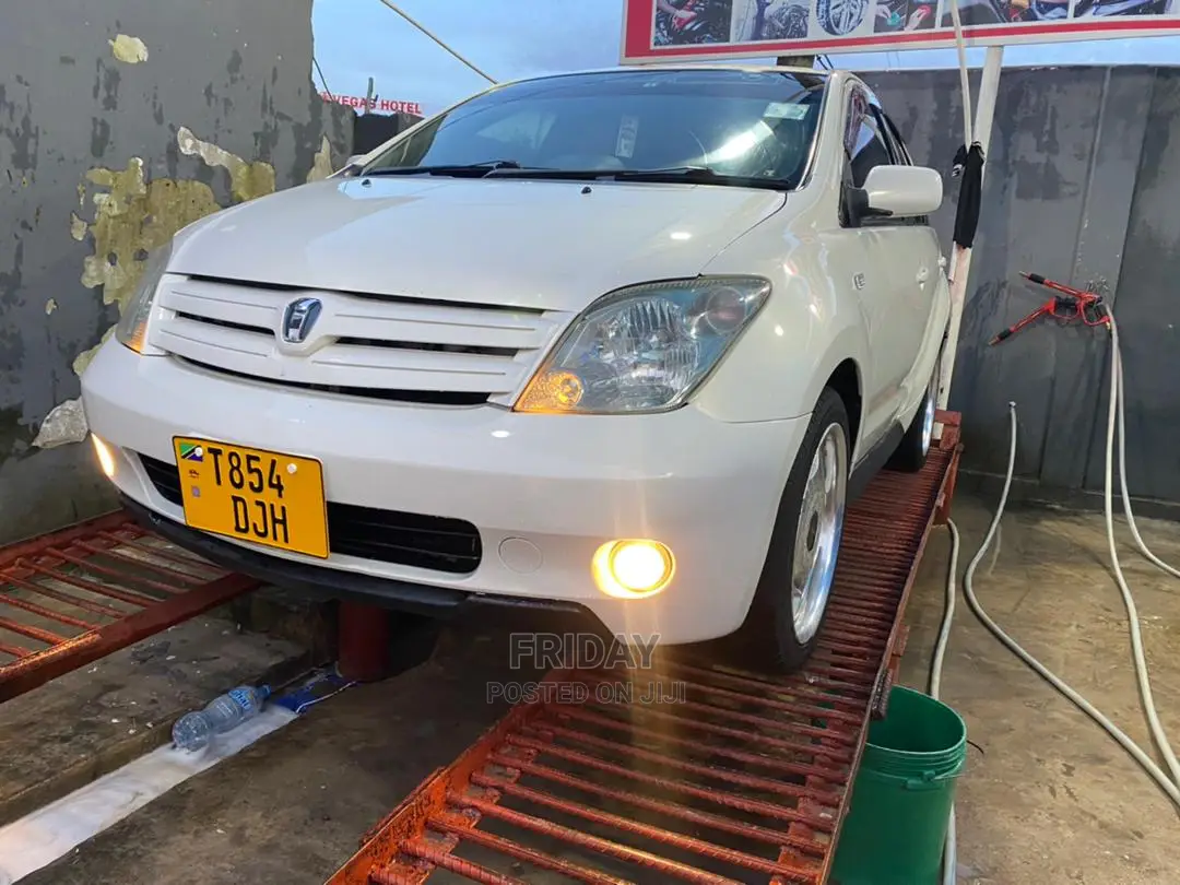 Toyota IST 2005 White
