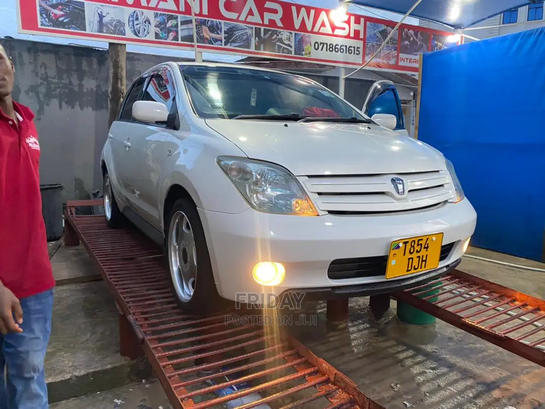 Toyota IST 2005 White