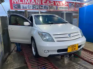 Toyota IST 2005 White
