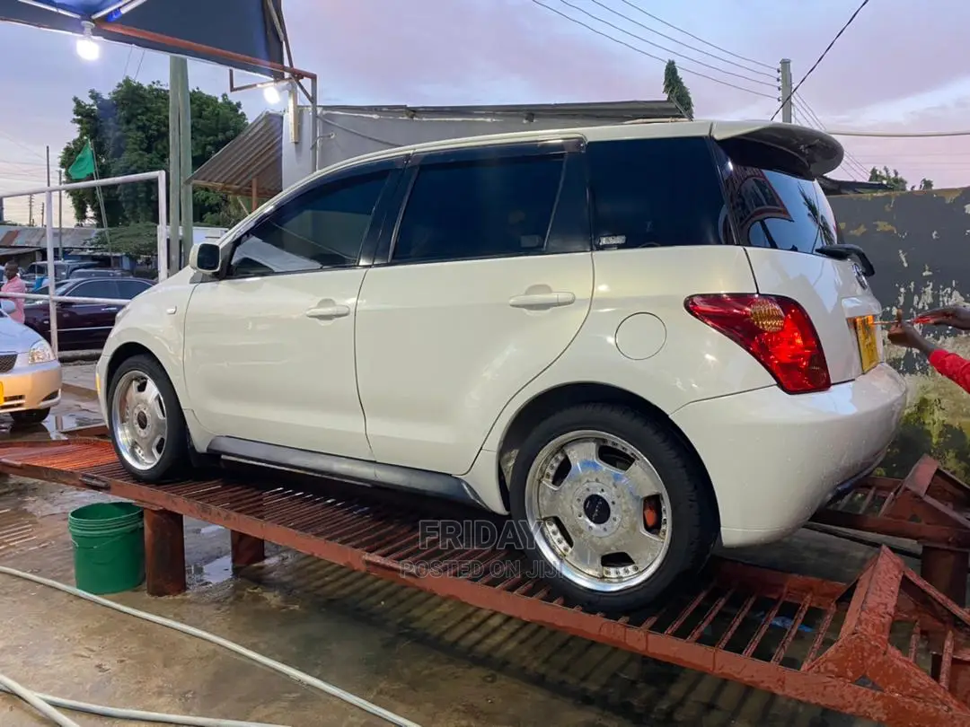 Toyota IST 2005 White
