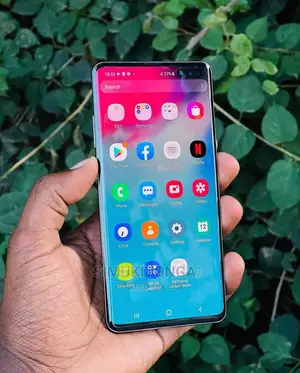 New Samsung Galaxy S10 128 GB Black