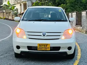 Toyota IST 2005 Silver