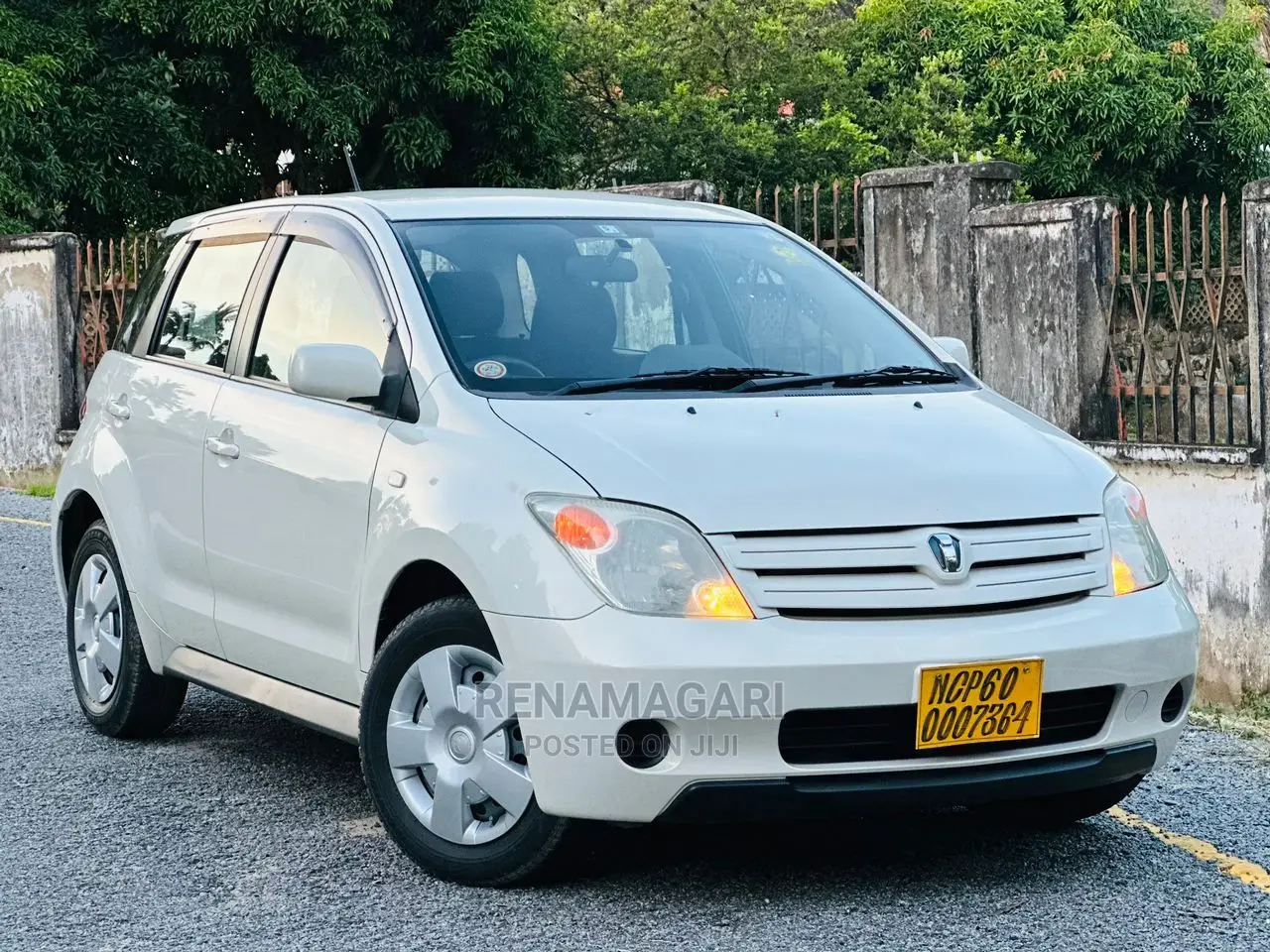 Toyota IST 2005 Silver