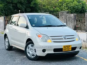 Toyota IST 2005 Silver
