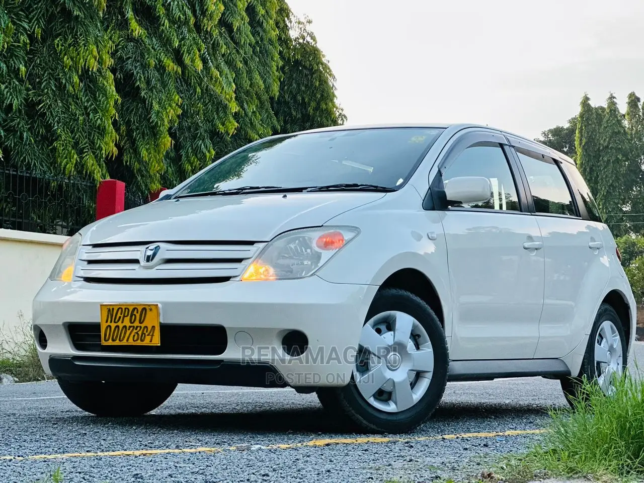 Toyota IST 2005 Silver