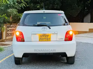 Toyota IST 2005 Silver