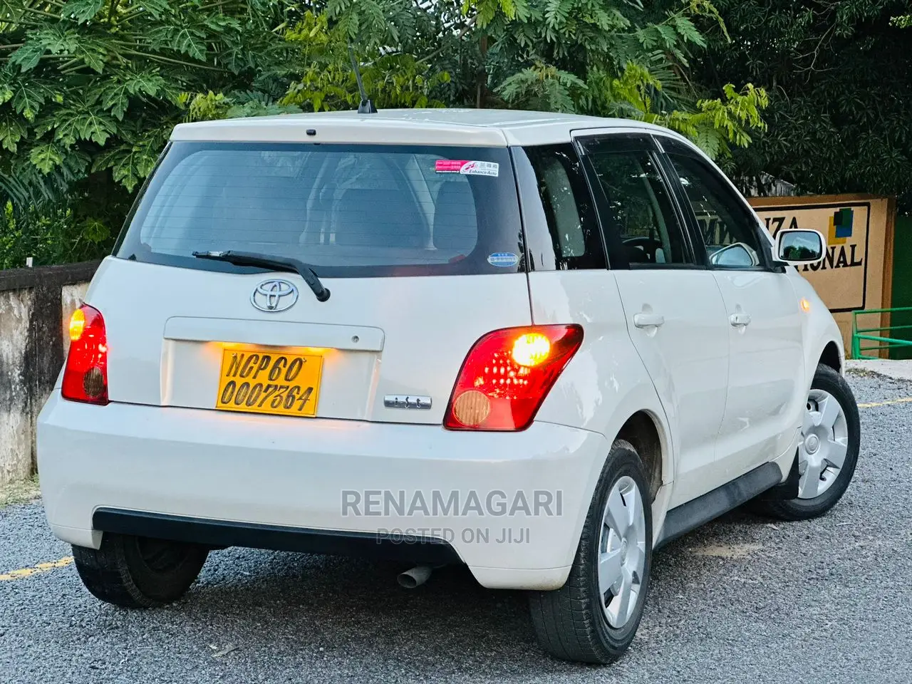 Toyota IST 2005 Silver