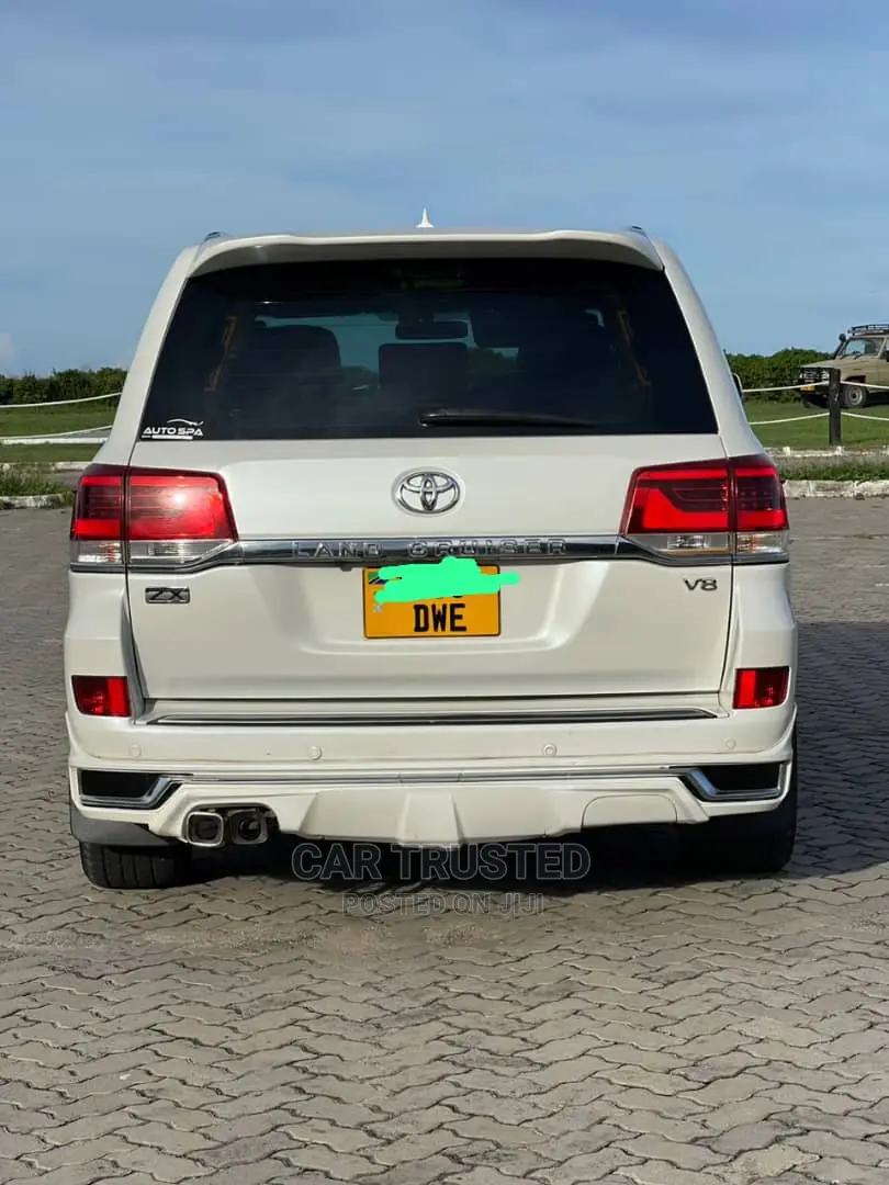 Toyota Land Cruiser 4.5 V8 VXR 2008 White