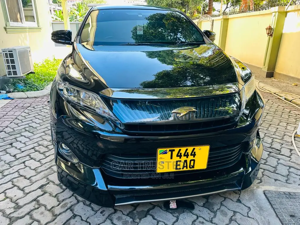 Toyota Harrier 2.5 Hybrid 4WD 2019 Black