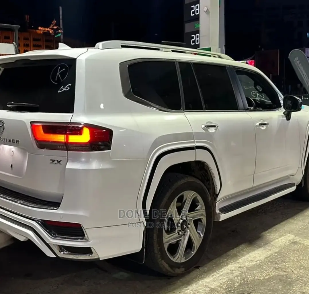 Toyota Land Cruiser 2023 White