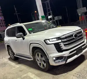 Toyota Land Cruiser 2023 White