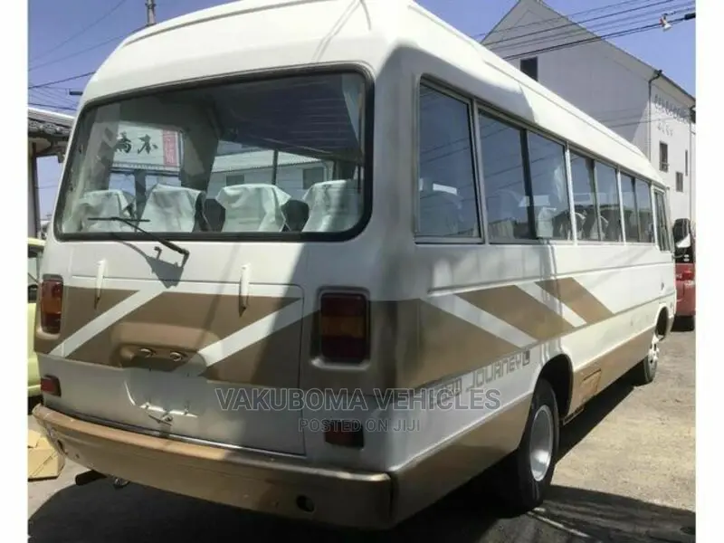 Isuzu Executive Bus 1991 White