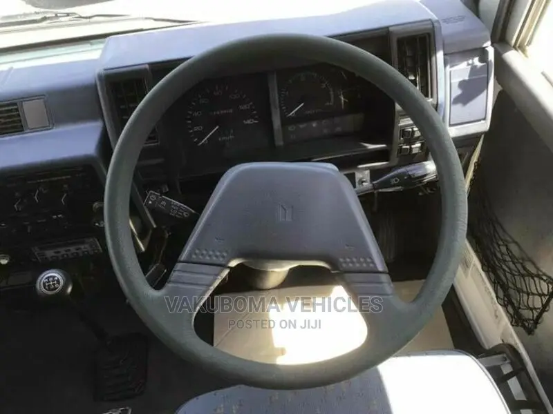 Isuzu Executive Bus 1991 White
