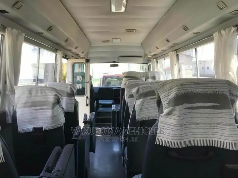 Isuzu Executive Bus 1991 White