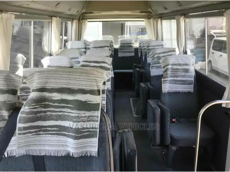 Isuzu Executive Bus 1991 White