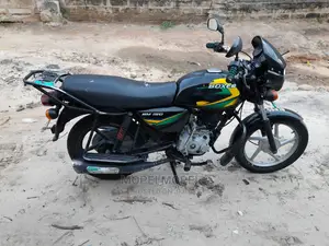 Bajaj Avenger 150 Street 2021 Yellow