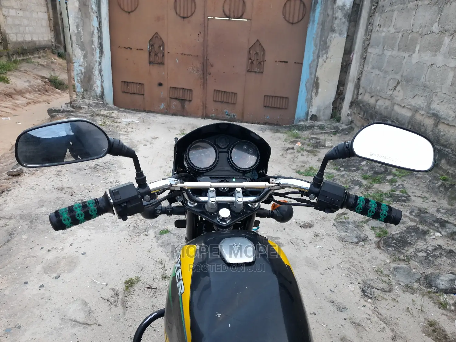 Bajaj Avenger 150 Street 2021 Yellow