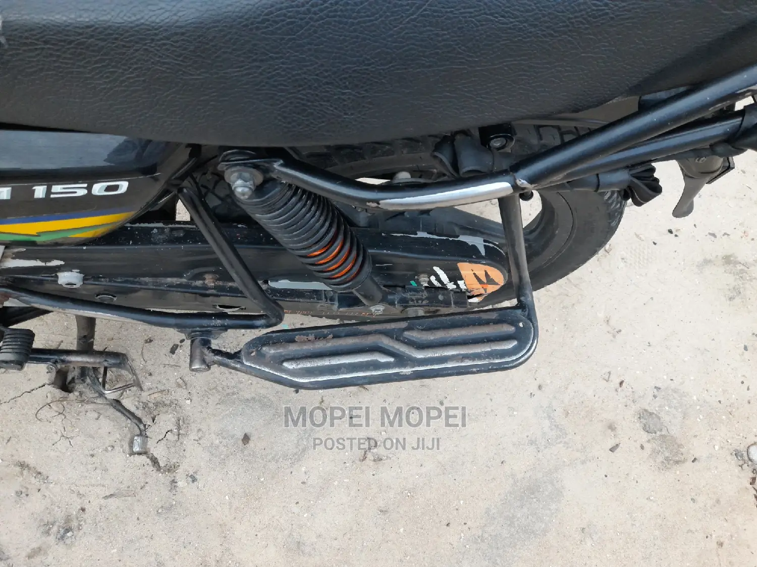 Bajaj Avenger 150 Street 2021 Yellow