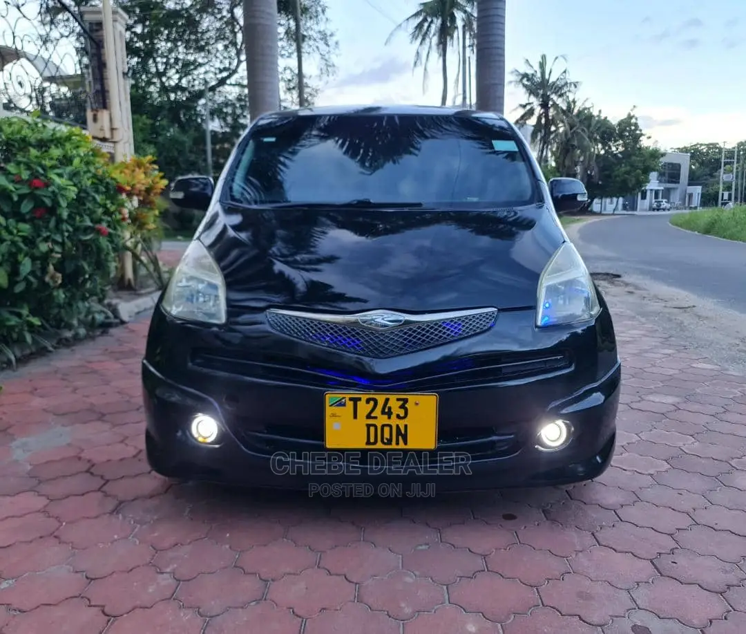 Toyota Ractis 1.5 AWD 2006 Black