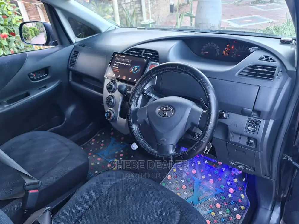 Toyota Ractis 1.5 AWD 2006 Black
