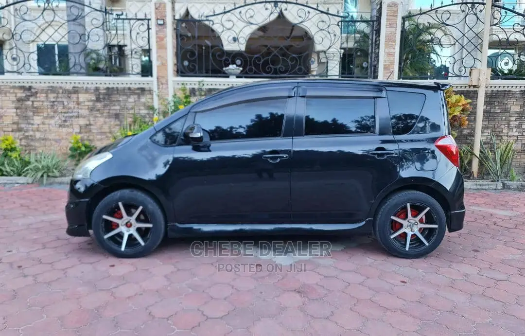 Toyota Ractis 1.5 AWD 2006 Black