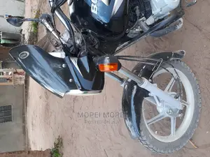 Bajaj Boxer X125 2021 Green