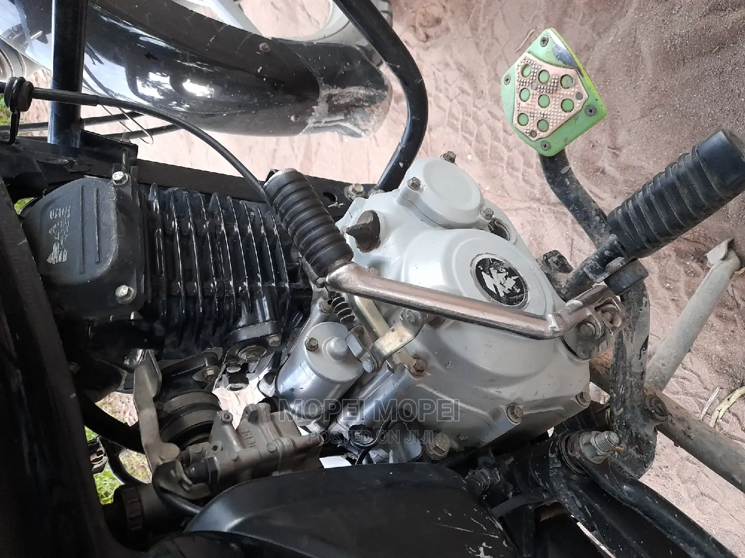 Bajaj Boxer X125 2021 Green