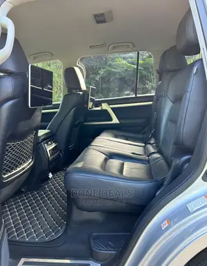 Toyota Land Cruiser 2017 Silver