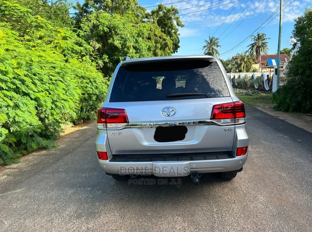 Toyota Land Cruiser 2017 Silver