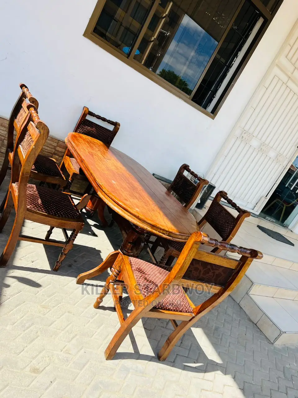 Dinning Table Ya Round