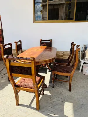 Dinning Table Ya Round
