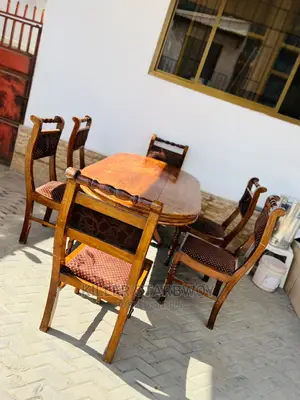 Dinning Table Ya Round