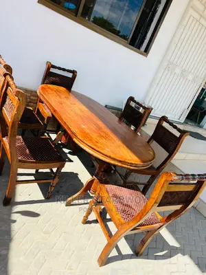 Dinning Table Ya Round