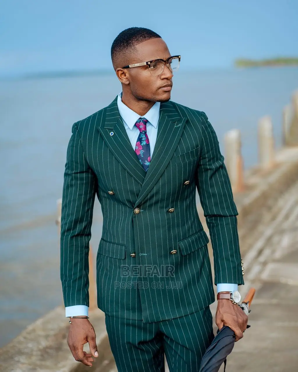Six Buttons Men Suit