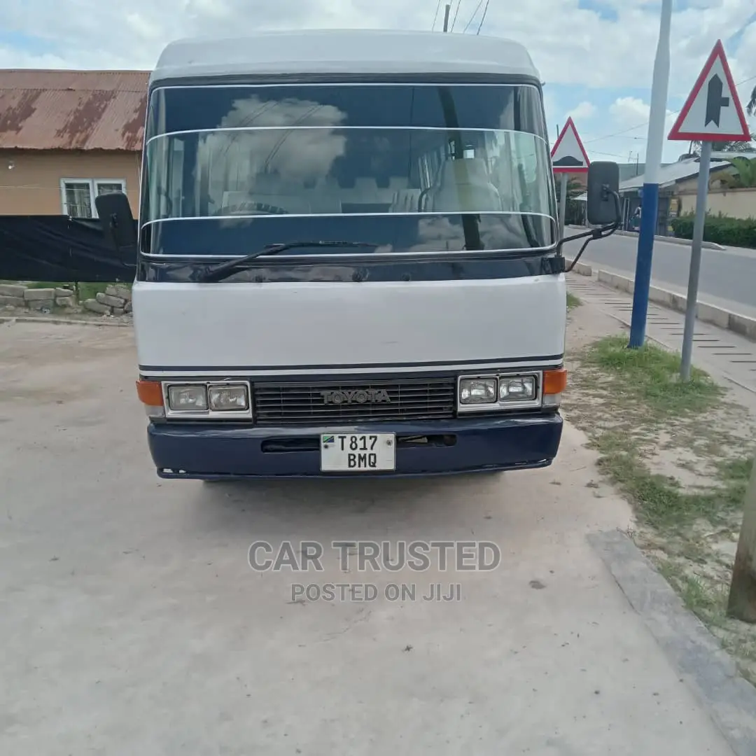 Toyota Coaster 1999 White