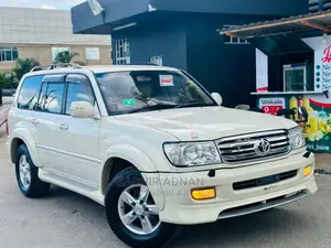Toyota Land Cruiser HDJ 100 1999 White