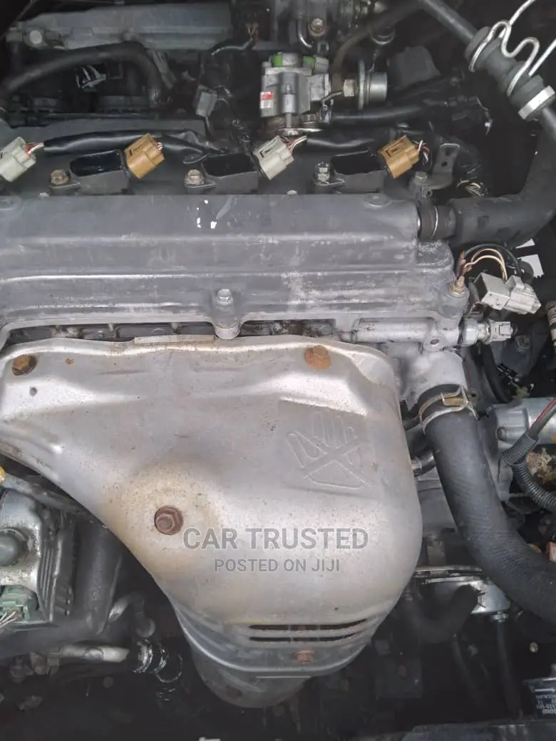 Toyota Noah 2.0 FWD (8 Seater) 2001 White