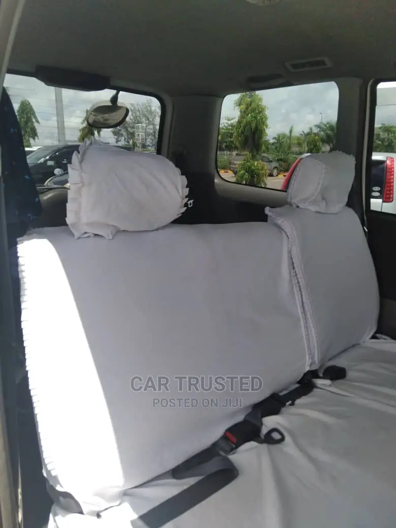 Toyota Noah 2.0 FWD (8 Seater) 2001 White