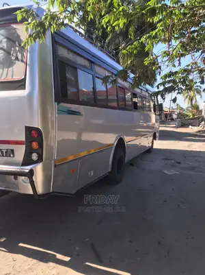 Tata Starbus Ultra Skool 2005 Grey