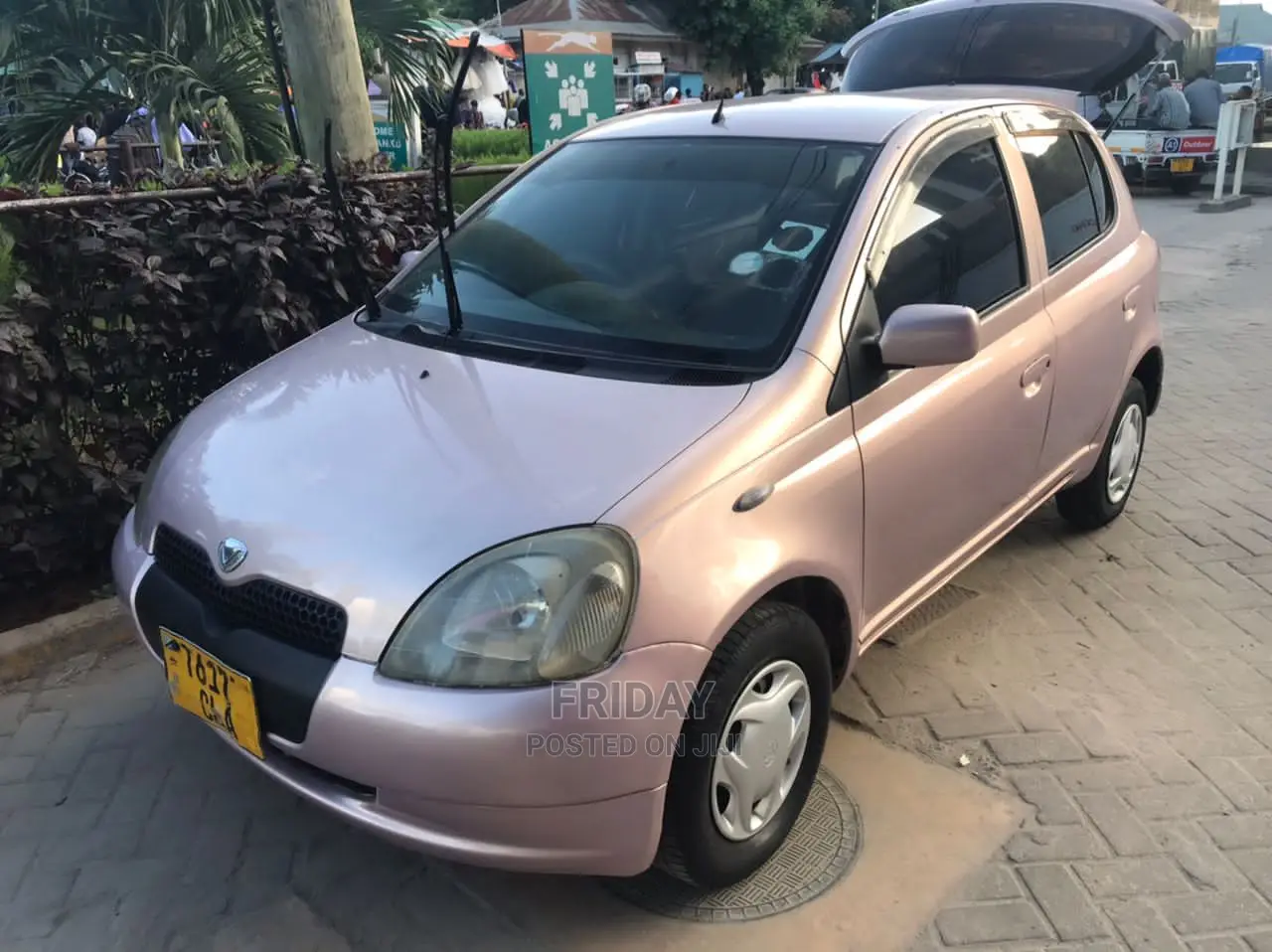 Toyota Vitz 1.0 FWD 5dr 2002 Pink