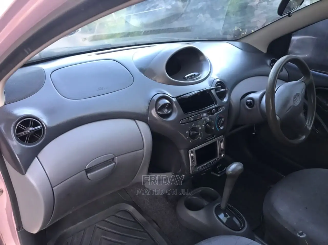 Toyota Vitz 1.0 FWD 5dr 2002 Pink