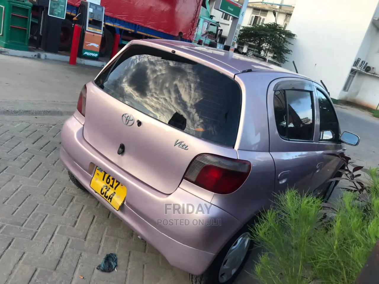 Toyota Vitz 1.0 FWD 5dr 2002 Pink