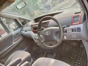 Toyota Noah 2.0 FWD (8 Seater) 2003 Silver