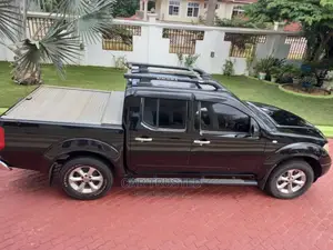 Nissan NP300 2006 Black
