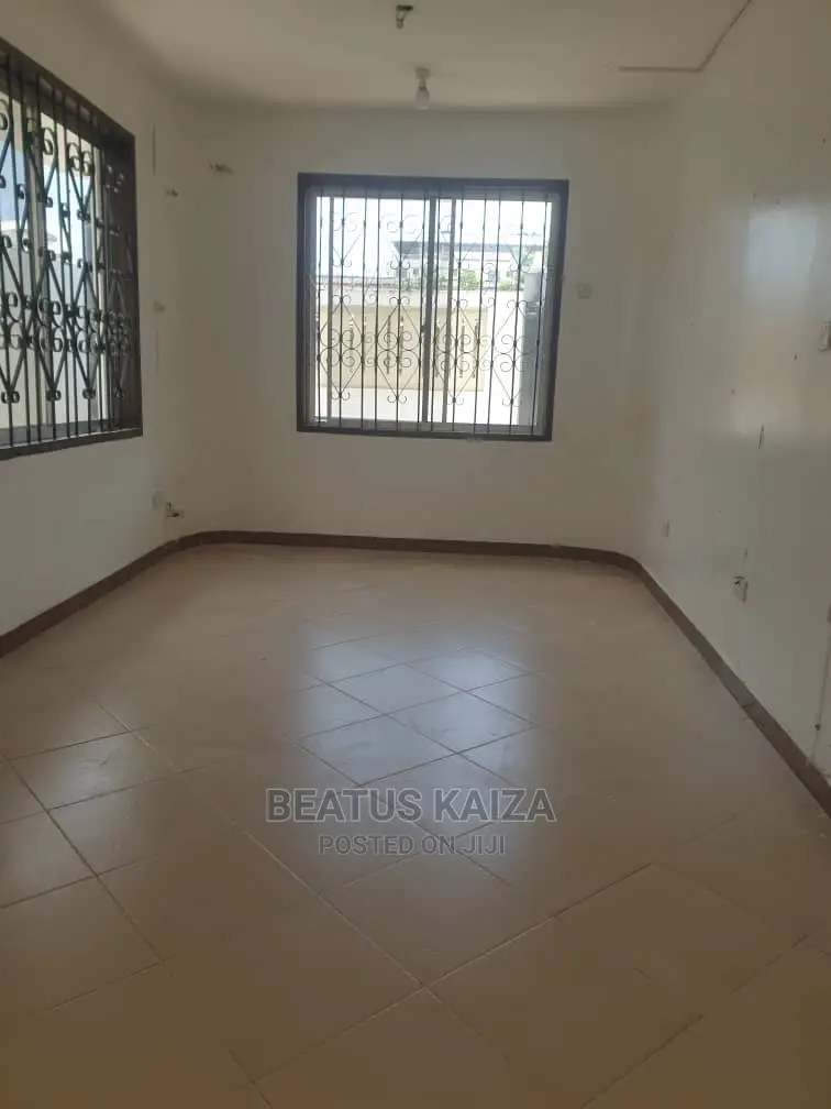 3bdrm Apartment in Kinondoni Biafra for rent
